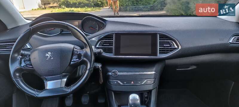 Универсал Peugeot 308 2015 в Каменке