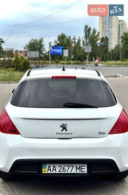 Хэтчбек Peugeot 308 2012 в 