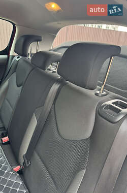 Хетчбек Peugeot 308 2008 в 