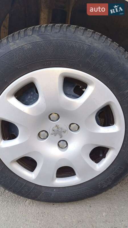 Хэтчбек Peugeot 308 2011 в Днепре