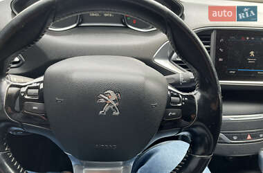 Хэтчбек Peugeot 308 2017 в 