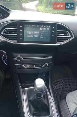 Универсал Peugeot 308 2015 в 