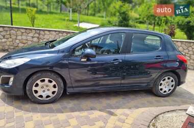 Хетчбек Peugeot 308 2011 в 