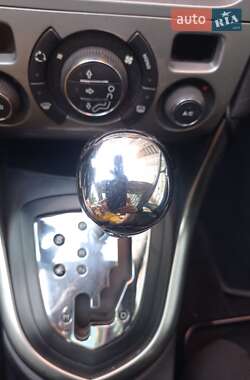 Хэтчбек Peugeot 308 2011 в 