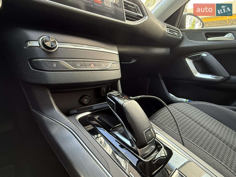 Универсал Peugeot 308 2020 в Ивано-Франковске фото 6 Универсал Peugeot 308 2020 в Ивано-Франковске