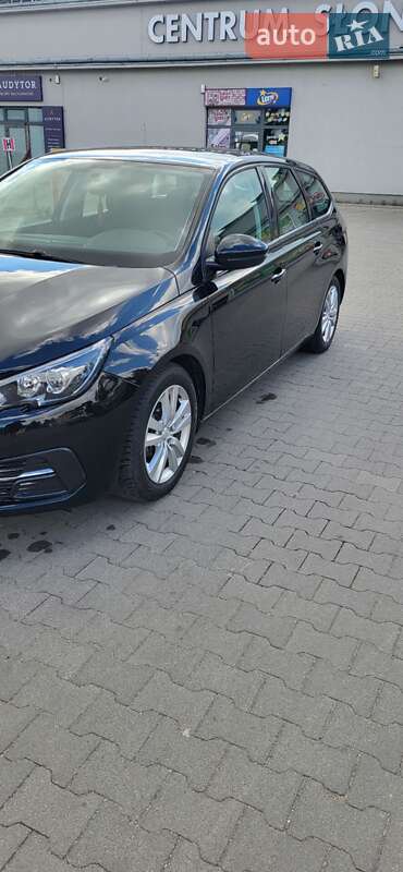 Универсал Peugeot 308 2017 в Дубно