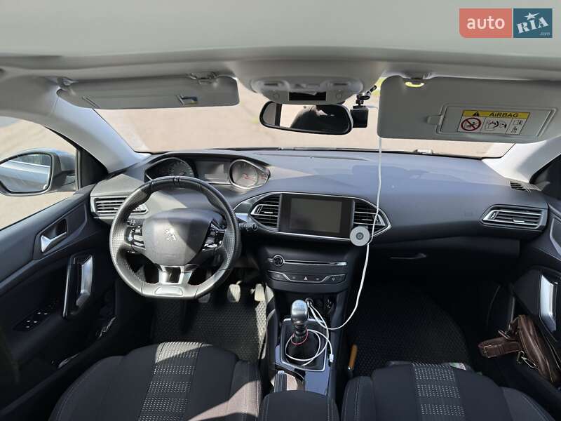 Универсал Peugeot 308 2015 в Ровно