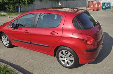 Хэтчбек Peugeot 308 2010 в 