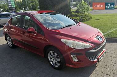 Хэтчбек Peugeot 308 2010 в 