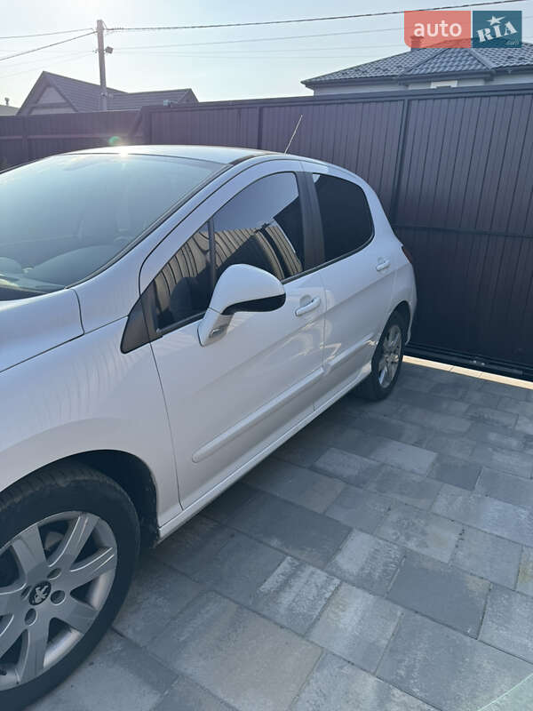 Хетчбек Peugeot 308 2012 в Києві