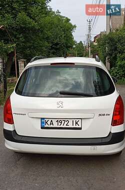 Универсал Peugeot 308 2011 в Обухове