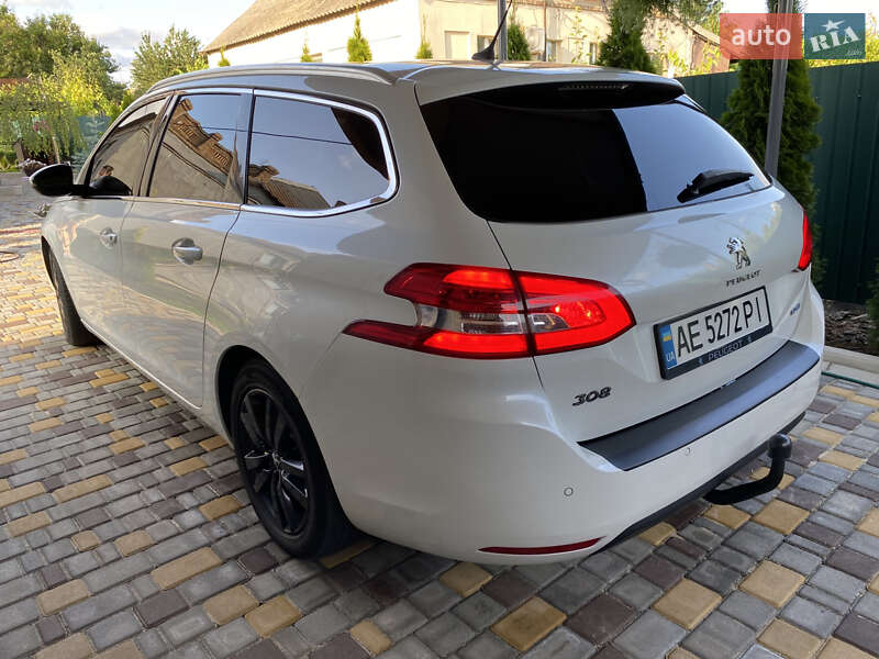 Універсал Peugeot 308 2015 в Нікополі