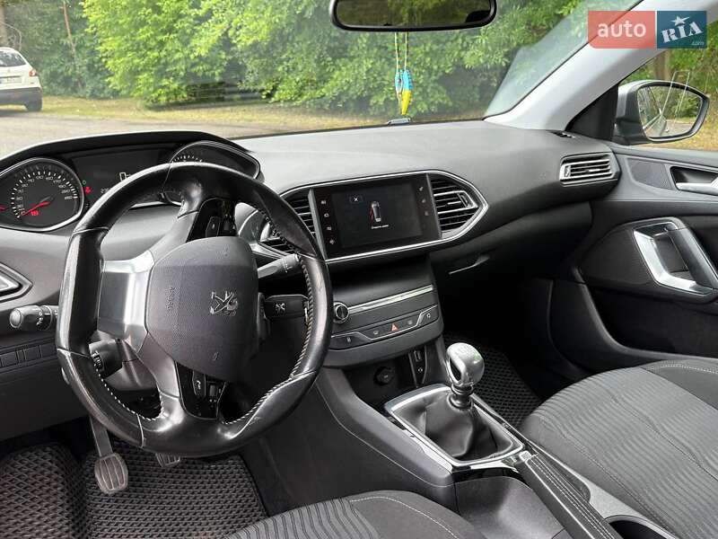 Універсал Peugeot 308 2015 в Полтаві