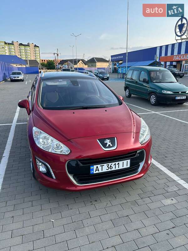 Универсал Peugeot 308 2012 в Калуше