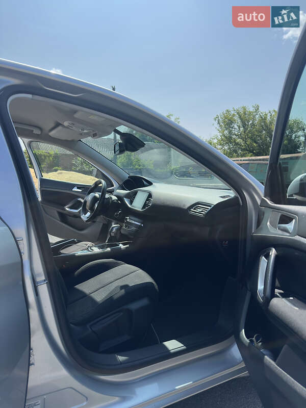 Универсал Peugeot 308 2016 в Звенигородке