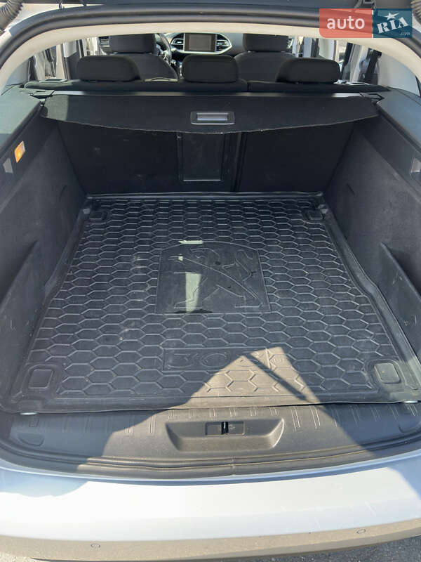 Универсал Peugeot 308 2016 в Звенигородке