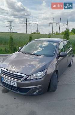 Універсал Peugeot 308 2014 в Рівному