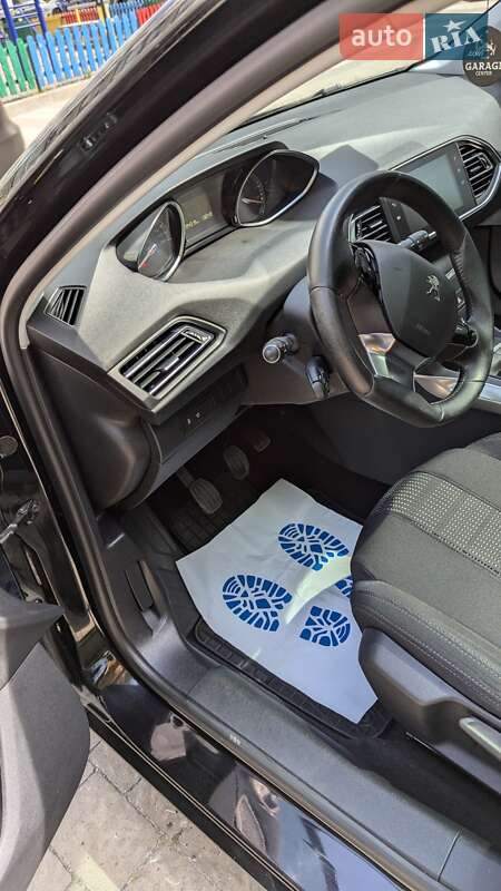 Універсал Peugeot 308 2015 в Івано-Франківську