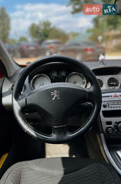 Хэтчбек Peugeot 308 2009 в 