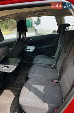 Хэтчбек Peugeot 308 2009 в 