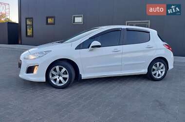 Хетчбек Peugeot 308 2012 в 