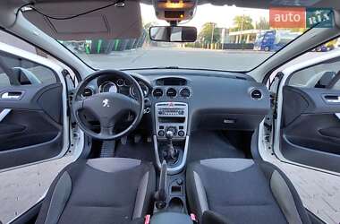 Хетчбек Peugeot 308 2012 в 