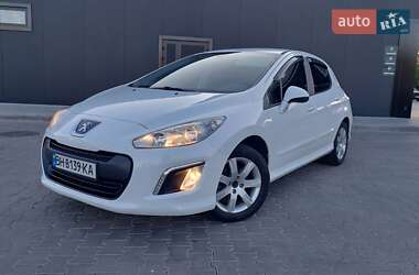 Хетчбек Peugeot 308 2012 в 