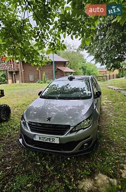 Универсал Peugeot 308 2016 в Гадяче