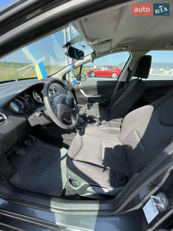 Універсал Peugeot 308 2010 в Львові