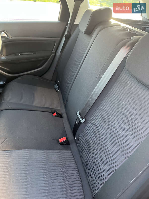 Універсал Peugeot 308 2016 в Виноградові