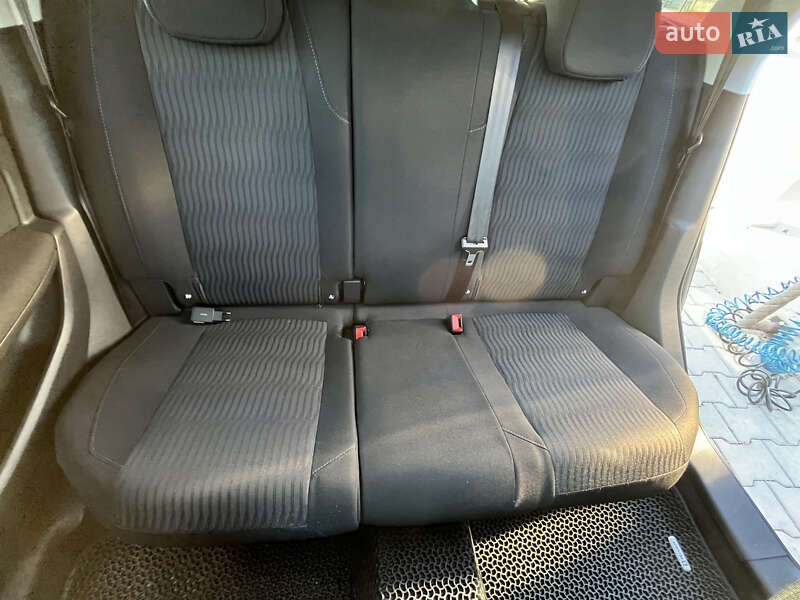 Універсал Peugeot 308 2016 в Виноградові