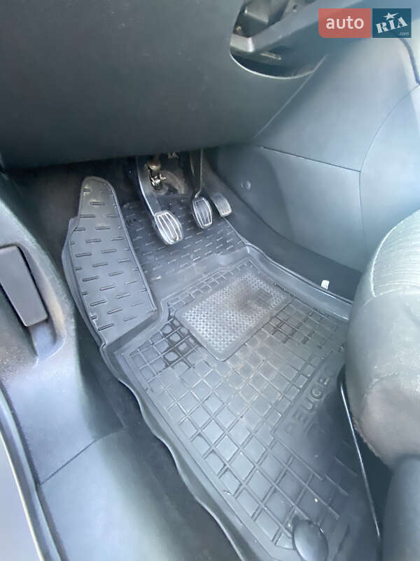 Універсал Peugeot 308 2015 в Шептицькому