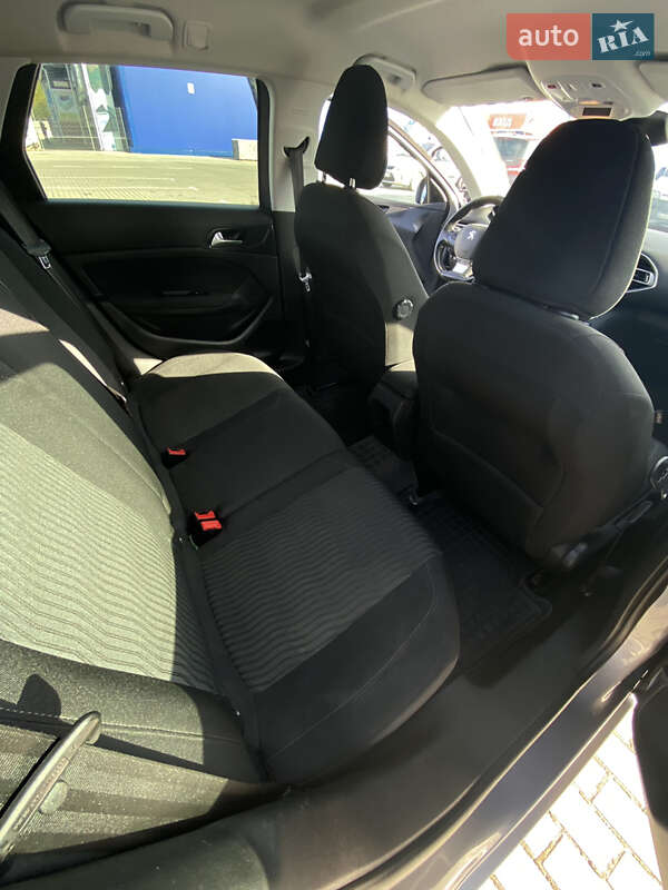 Універсал Peugeot 308 2015 в Шептицькому