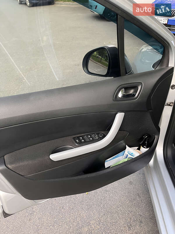 Універсал Peugeot 308 2012 в Києві