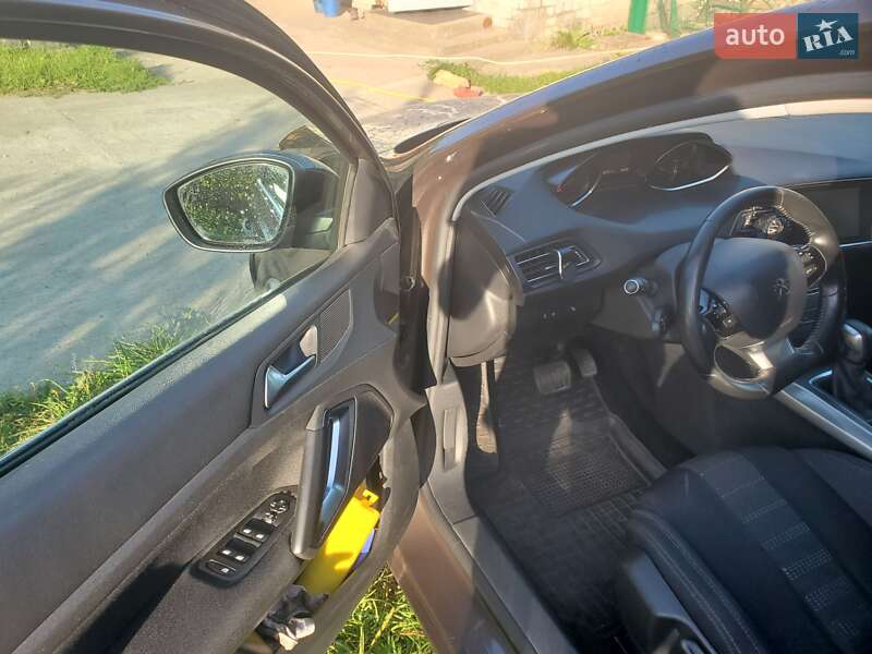 Універсал Peugeot 308 2015 в Житомирі