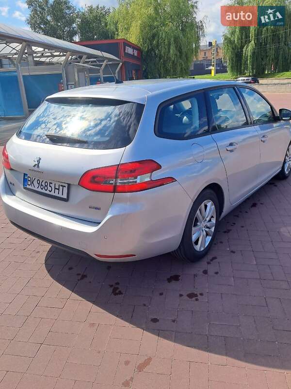 Универсал Peugeot 308 2015 в Ровно