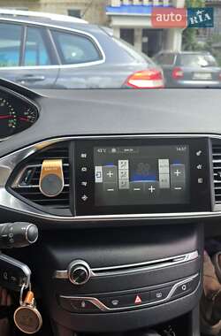 Універсал Peugeot 308 2015 в 