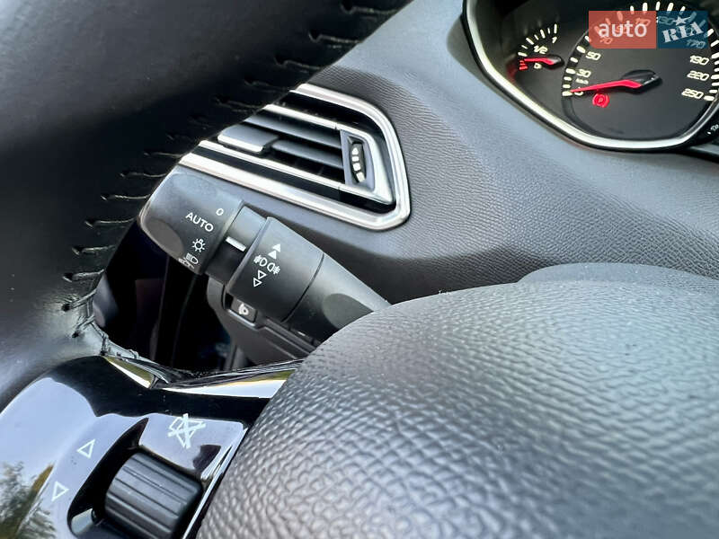 Универсал Peugeot 308 2014 в Ровно