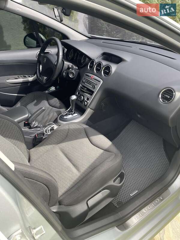 Універсал Peugeot 308 2010 в Чернівцях