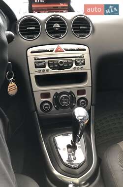 Хетчбек Peugeot 308 2009 в 