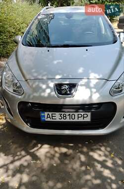 Универсал Peugeot 308 2011 в Каменском