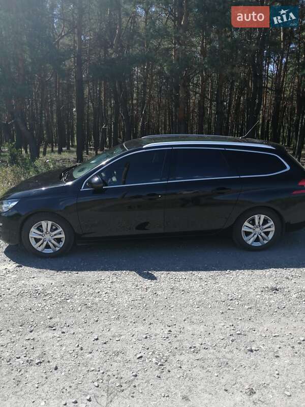 Универсал Peugeot 308 2015 в 