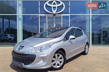 Хэтчбек Peugeot 308 2008 в Киеве