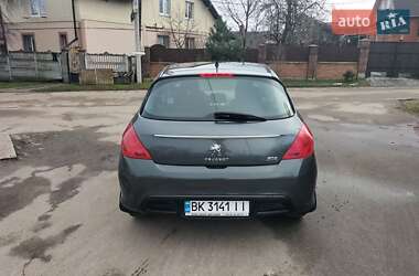 Хэтчбек Peugeot 308 2012 в 