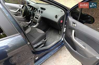 Хэтчбек Peugeot 308 2011 в 