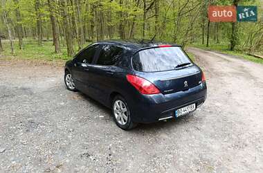 Хэтчбек Peugeot 308 2011 в 