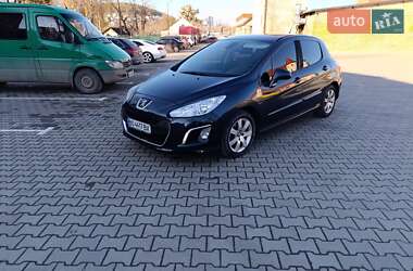 Хэтчбек Peugeot 308 2011 в 