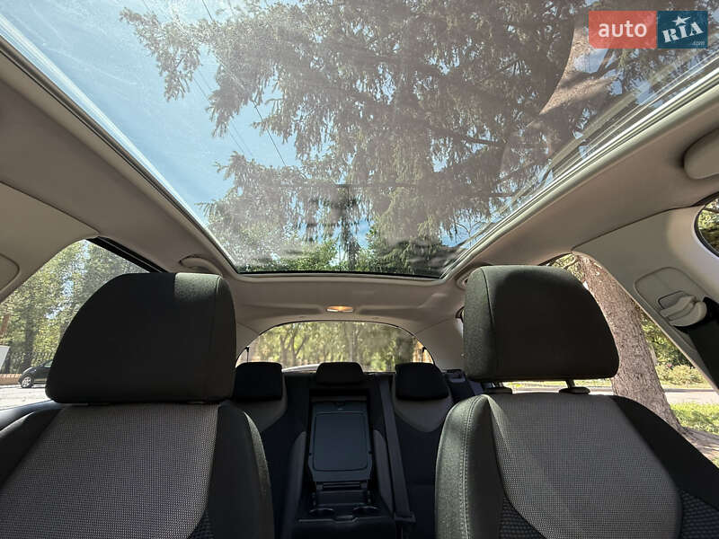 Хетчбек Peugeot 308 2012 в Дніпрі