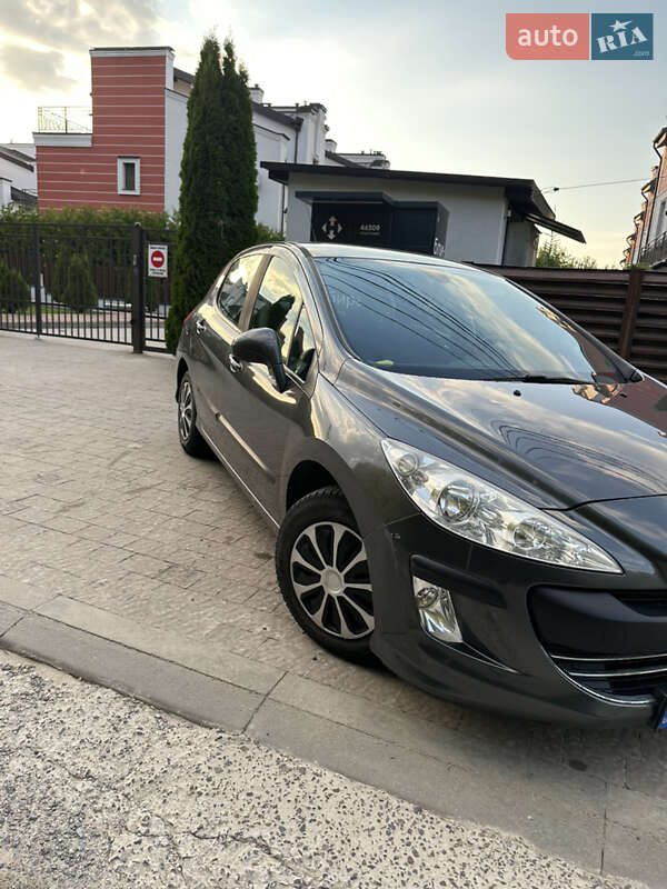 Хэтчбек Peugeot 308 2009 в Львове