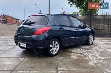 Хэтчбек Peugeot 308 2012 в 